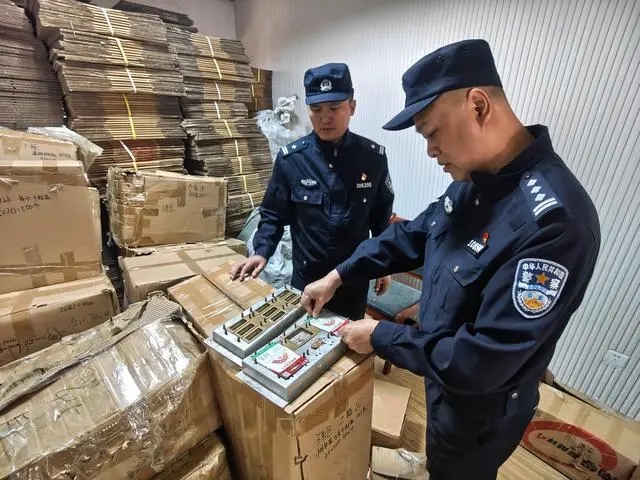 重庆警方破获一假冒品牌电池商标案，15人被抓涉案2000万元