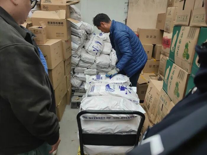 维权打假 | 私贴标签冒充品牌水管、租借民房自制知名洗衣粉，上海今年破获110余起民生领域制售假案